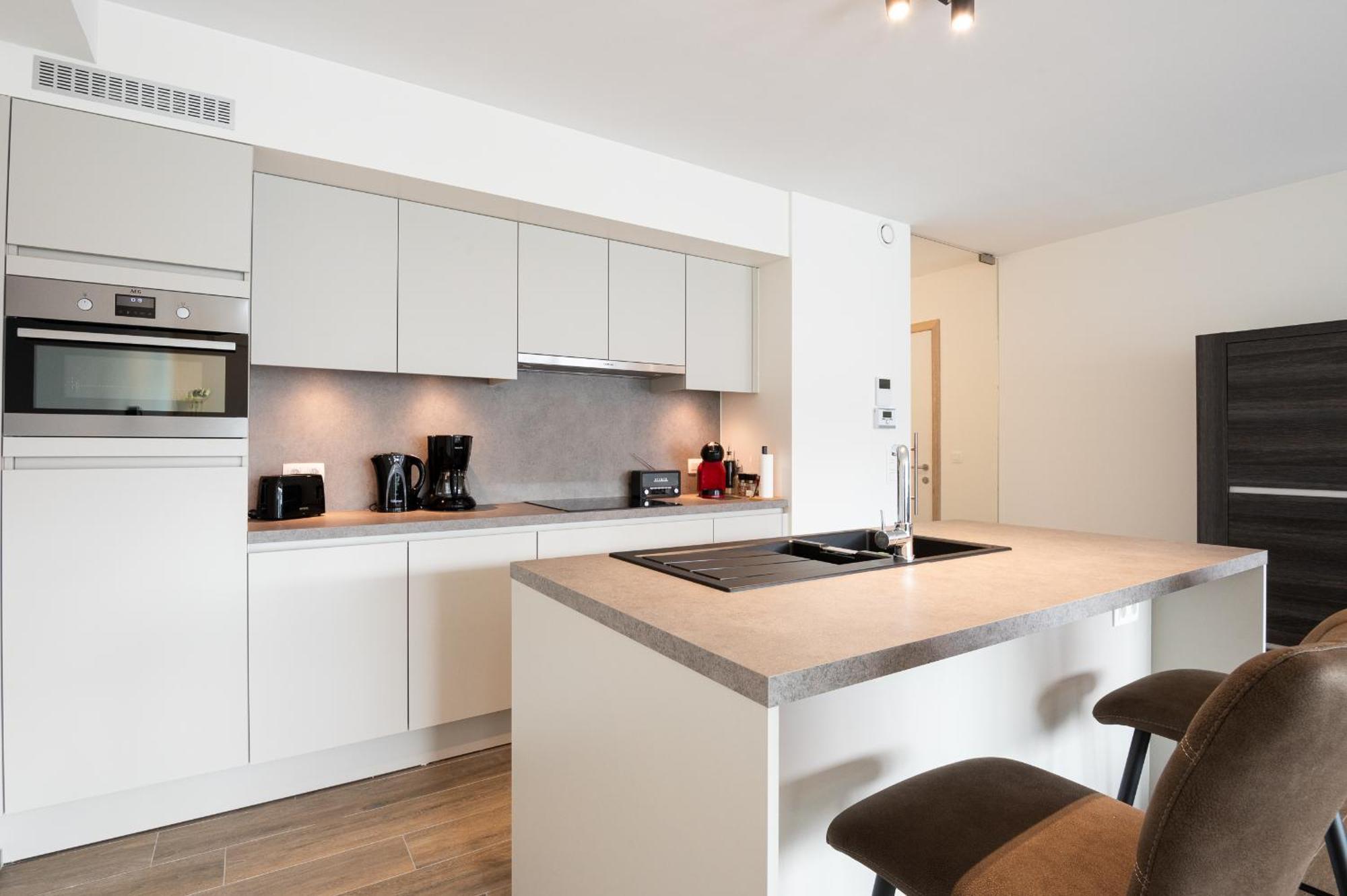 Wonderful New Apartment Close To The Beach Остенде Экстерьер фото